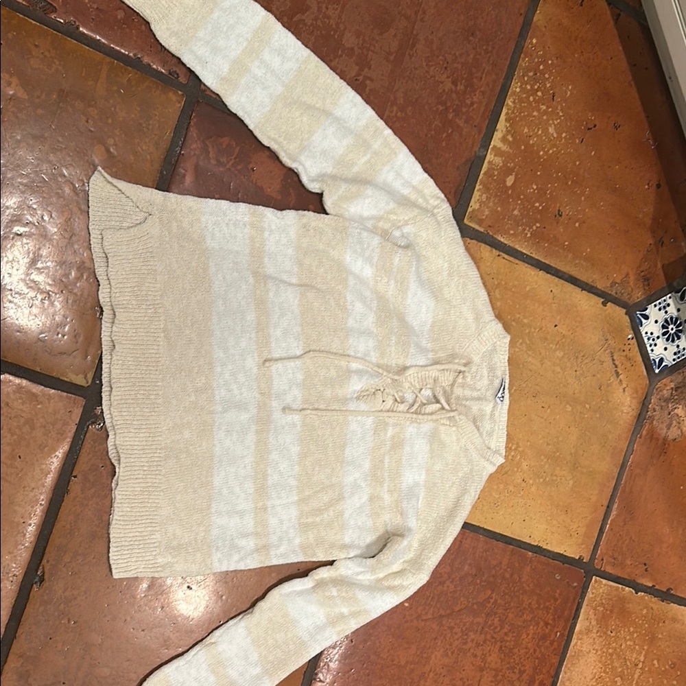 Cream and White V-Neck Knit Sweater